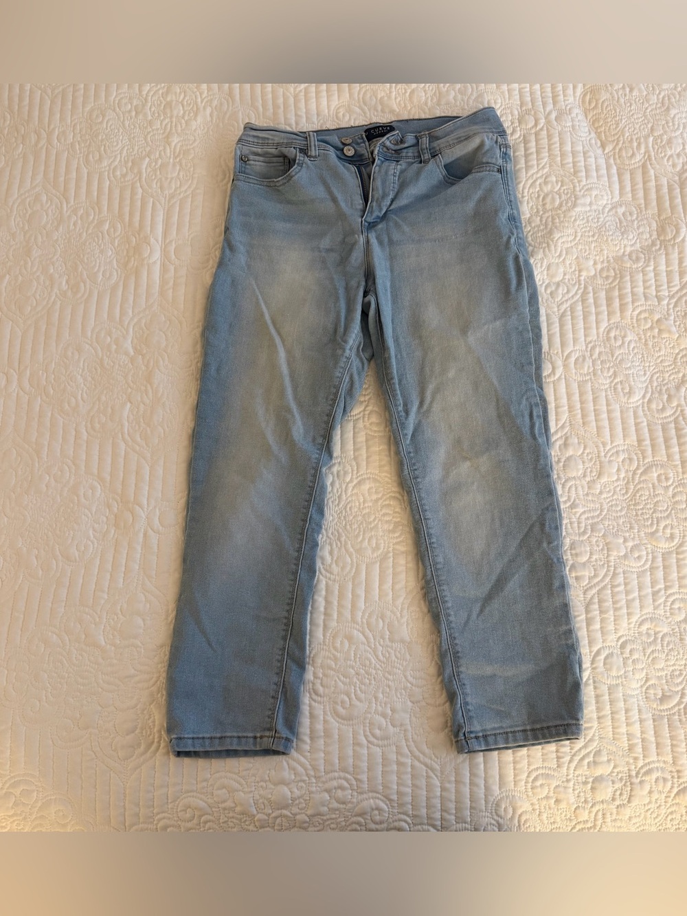 Curve Appeal High Rise Double Button Light Wash Skinny Jeans Size 6/28